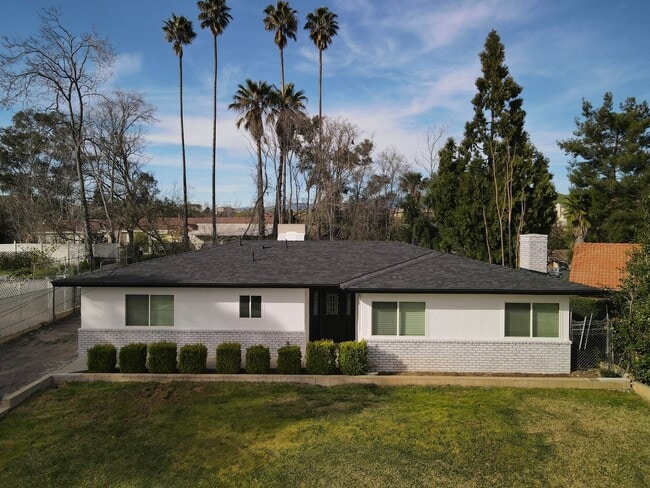 31956 Linda Ladera St in Yucaipa, CA - Building Photo - Building Photo