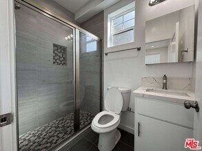 2134 Magnolia Ave in Los Angeles, CA - Building Photo - Building Photo