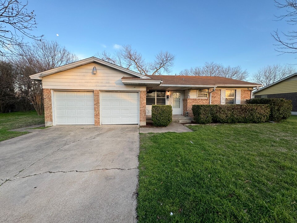 1306 Brock Dr in Killeen, TX - Building Photo