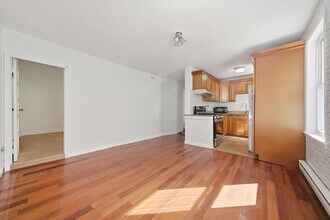 281 River St in Cambridge, MA - Building Photo - Building Photo