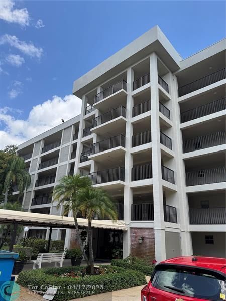 3000 S Course Dr in Pompano Beach, FL - Building Photo - Building Photo