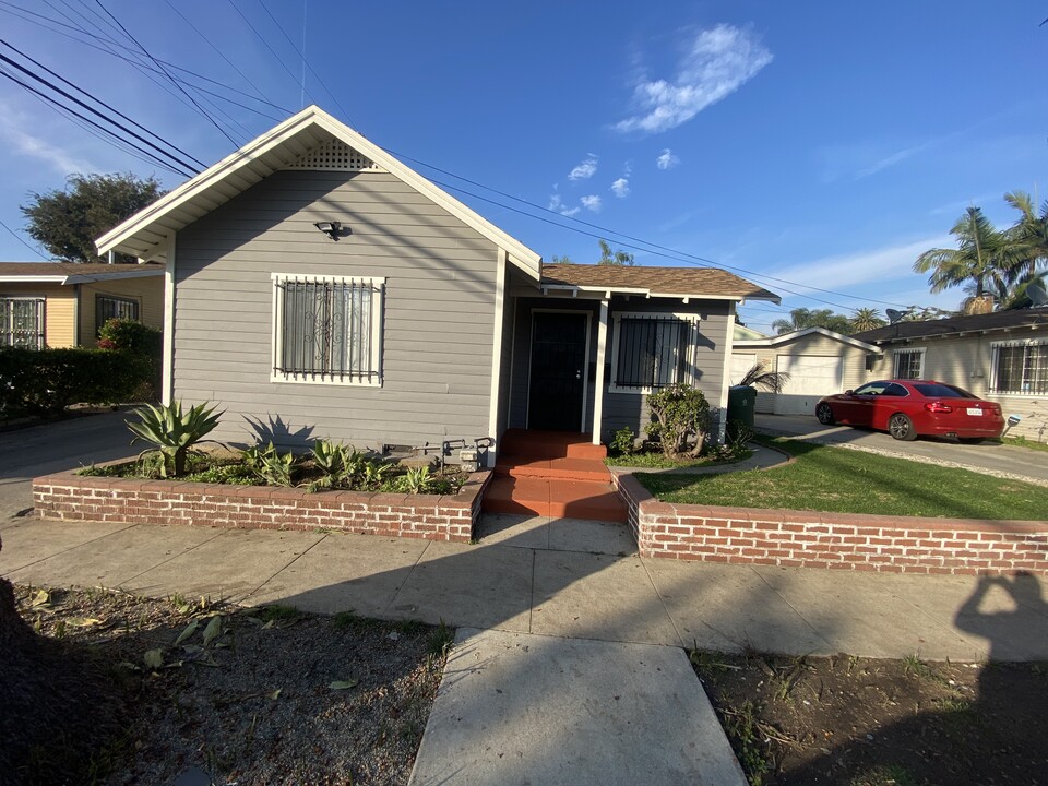 515 E Buckthorn St in Inglewood, CA - Foto de edificio