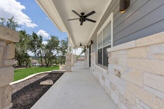 10101 Twin Lake Loop in Dripping Springs, TX - Building Photo - Building Photo