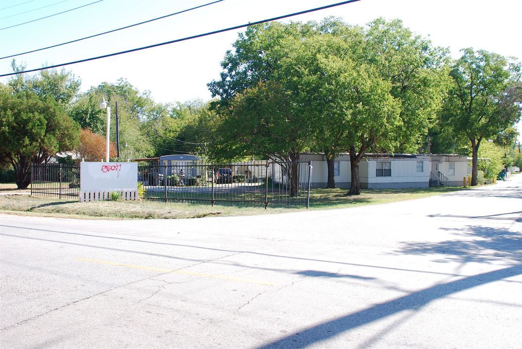 Love Field Mobile Home Park in Dallas, TX - Building Photo