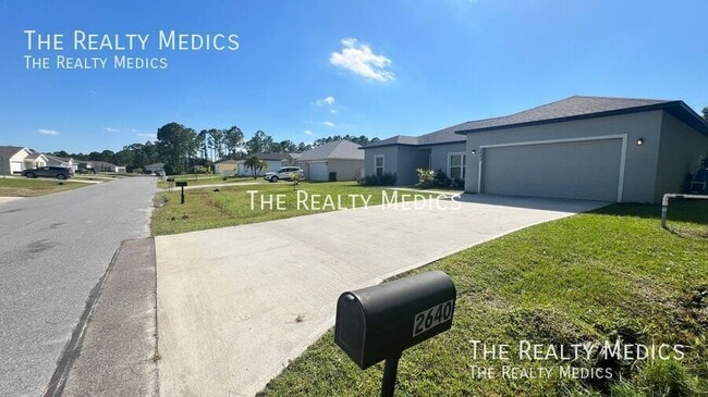 2640 Dennis Ave SE in Palm Bay, FL - Building Photo - Building Photo