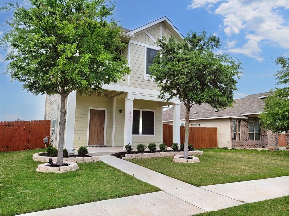 429 Star Thistle St in Leander, TX - Building Photo