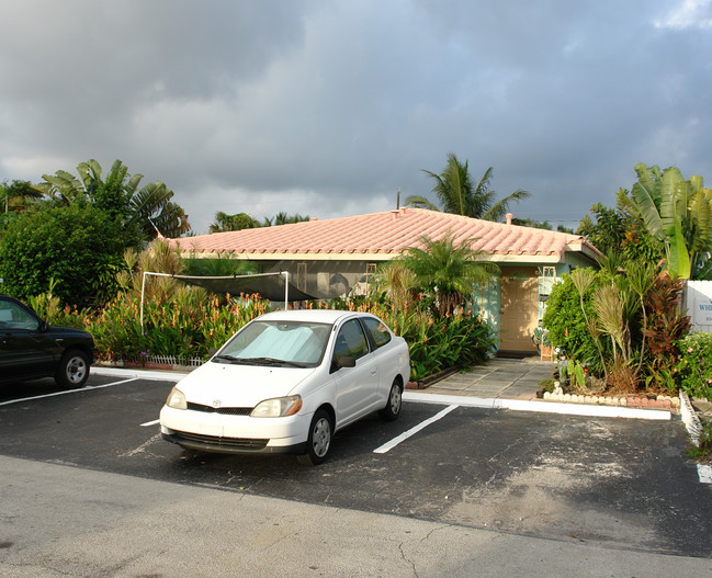 1039 NE 16th Ter in Fort Lauderdale, FL - Building Photo - Building Photo