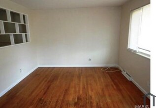 10201 Mccartney Ln in St. Louis, MO - Building Photo - Building Photo