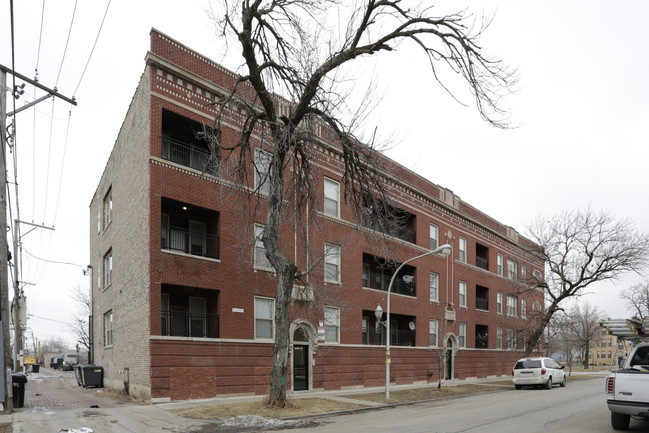 18 UNITS /// LAWNDALE in Chicago, IL - Foto de edificio - Building Photo