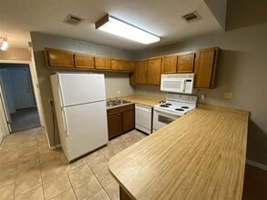 1159 Ocala Rd in Tallahassee, FL - Building Photo - Building Photo