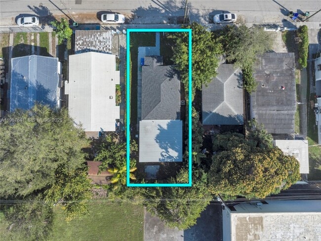 6940 NW 6th Ct in Miami, FL - Building Photo - Building Photo