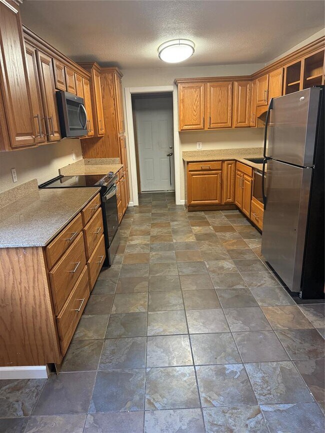 6813 Lancer Ln in Oklahoma City, OK - Building Photo - Building Photo