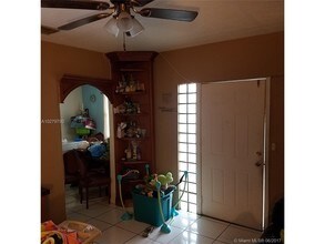 2608 NW 26th St in Miami, FL - Building Photo - Building Photo