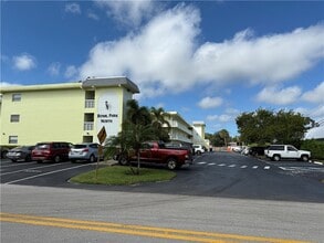 1100 Ponce De Leon Cir, Unit N208 in Vero Beach, FL - Building Photo - Building Photo