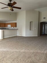 11409 Pacific Shores Dr in Bakersfield, CA - Building Photo - Building Photo