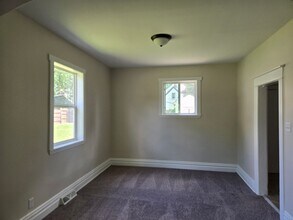3225 Dinnen Ave in Fort Wayne, IN - Foto de edificio - Building Photo