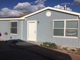 1331 Ponderosa Ave NW in Albuquerque, NM - Building Photo