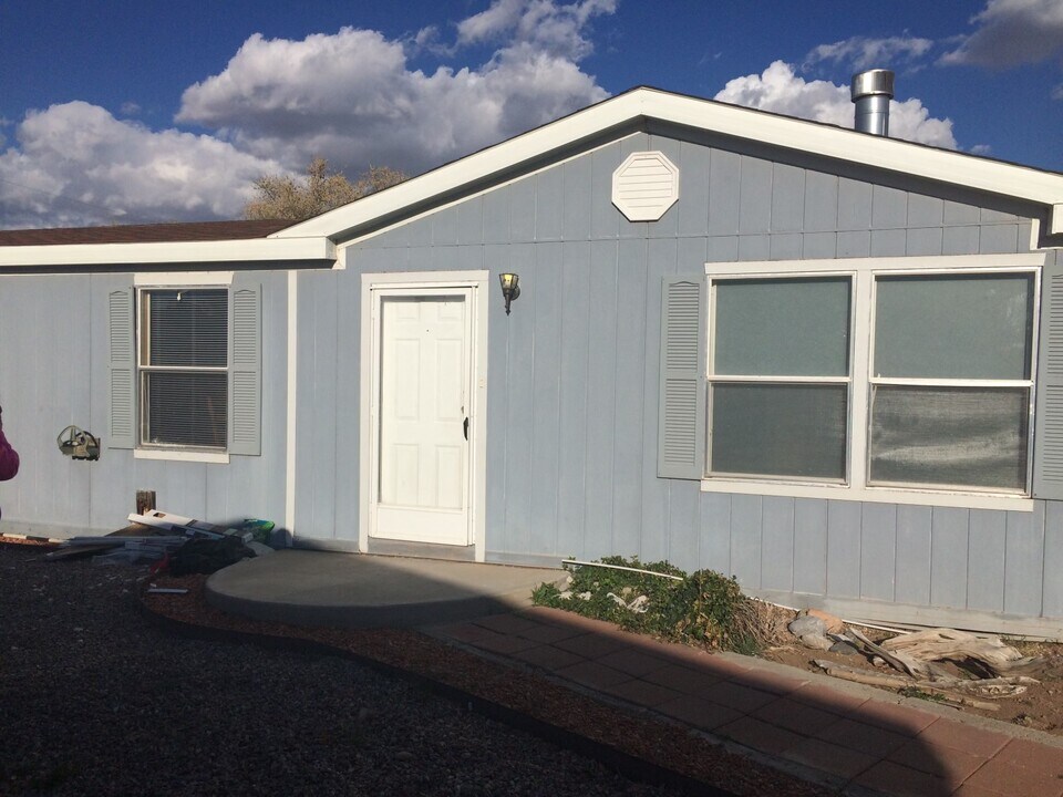 1331 Ponderosa Ave NW in Albuquerque, NM - Building Photo