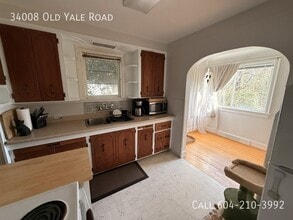 34008 Old Yale Rd in Abbotsford, BC - Building Photo - Building Photo