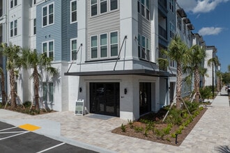 Apela House in Jacksonville, FL - Building Photo - Building Photo