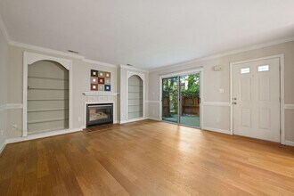 465 Summerwalk Cir in Chapel Hill, NC - Building Photo - Building Photo