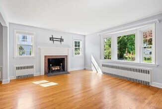 204 Ridgewood Rd in West Hartford, CT - Building Photo - Building Photo