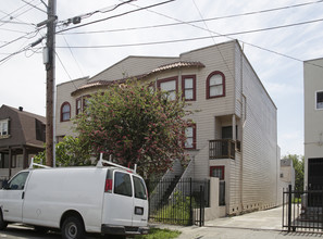 673 31st St in Oakland, CA - Foto de edificio - Building Photo