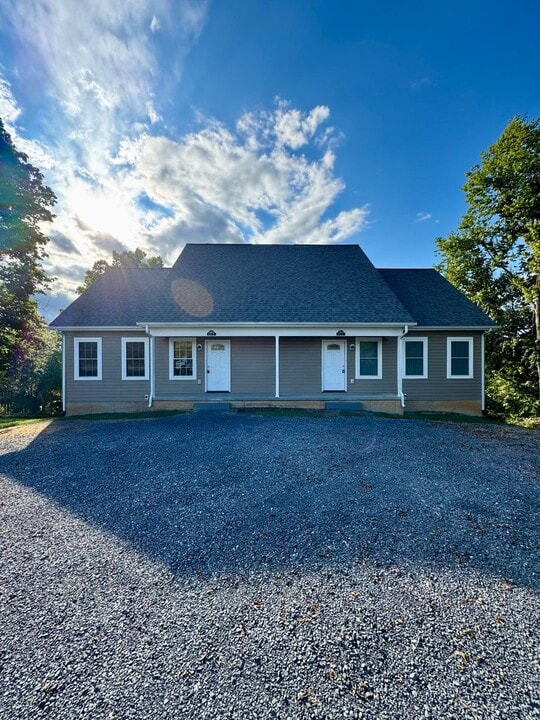 308 S Water St in Woodstock, VA - Building Photo