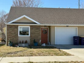 616 Grainfield St in Manhattan, KS - Building Photo