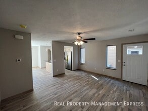 3-Bedroom, 1.5 Bath Townhome in Sioux Falls, SD - Building Photo - Building Photo