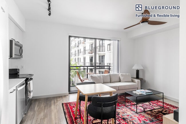 221 SW 12th St
