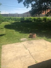 14100 E 43rd St S in Independence, MO - Foto de edificio - Building Photo