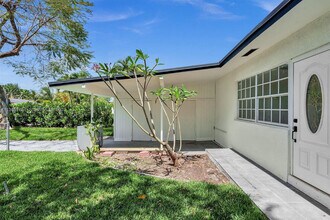 1150 SW 46th Ave in Plantation, FL - Building Photo - Building Photo