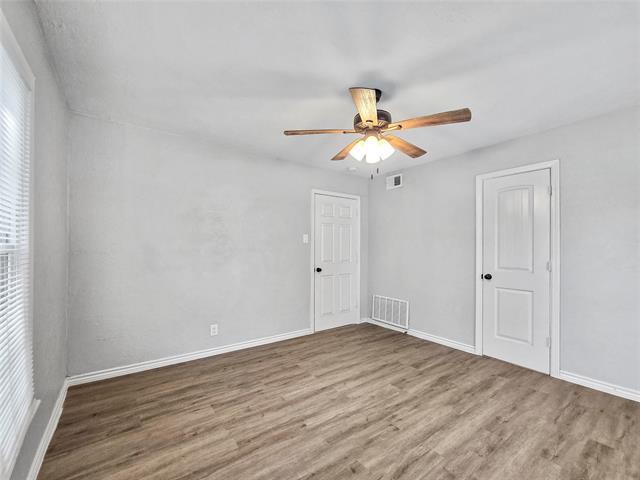 1700 Ruth St in Arlington, TX - Foto de edificio - Building Photo