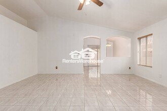 8622 W Davis Rd in Peoria, AZ - Building Photo - Building Photo