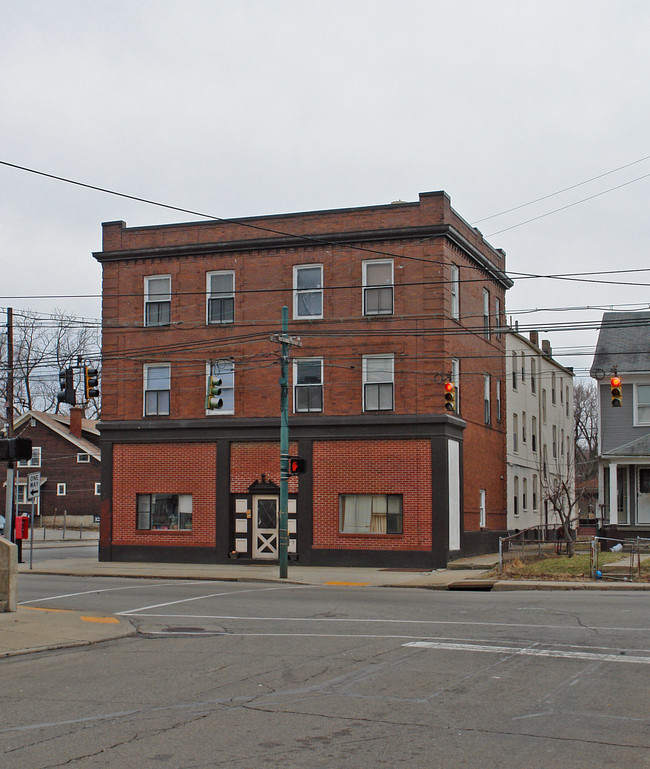 1228 Wyoming St in Dayton, OH - Building Photo - Building Photo