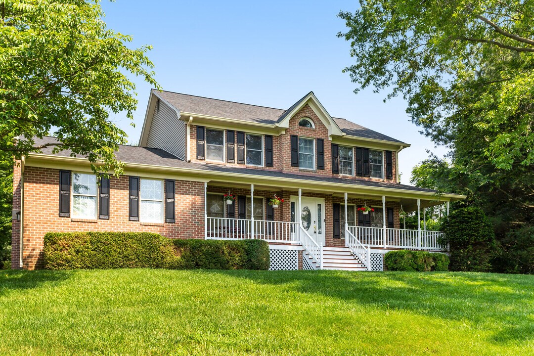6103 Edmont Dr in Frederick, MD - Building Photo
