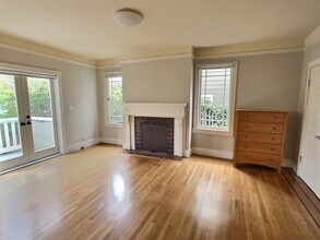 128 Ronada Ave, Unit In-Law Unit in Piedmont, CA - Foto de edificio - Building Photo