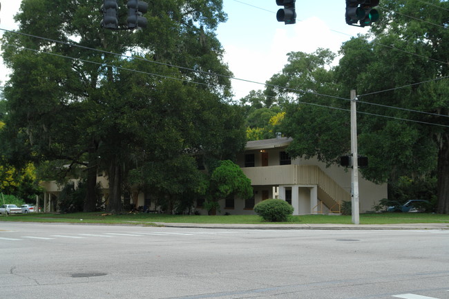 Amelia Apartments in DeLand, FL - Foto de edificio - Building Photo