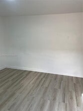 7390 SW 30th Terrace in Miami, FL - Building Photo - Building Photo