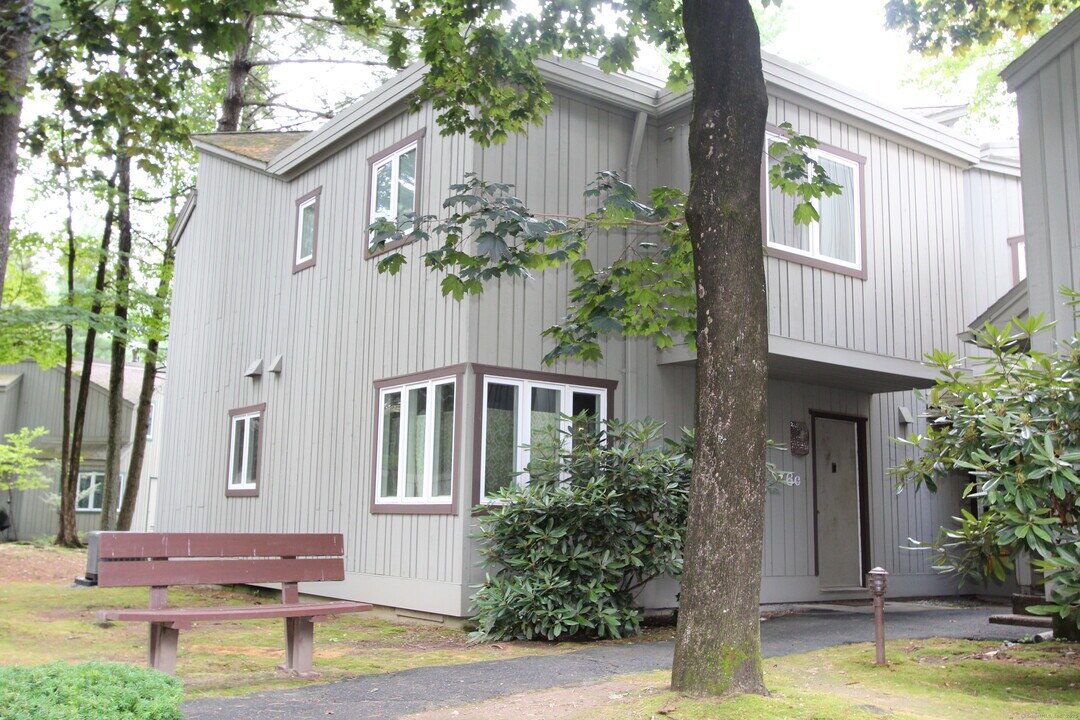 6 Lyle Ct in Farmington, CT - Building Photo