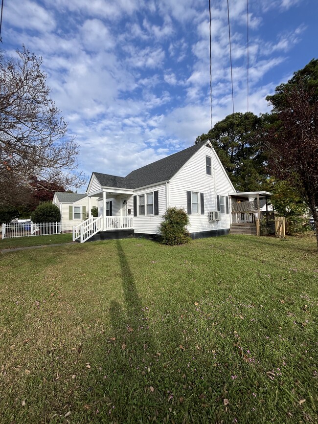 2900 Peronne Ave in Norfolk, VA - Foto de edificio - Building Photo