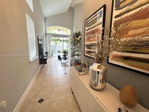 11345 NW 55th Ln in Doral, FL - Building Photo - Building Photo