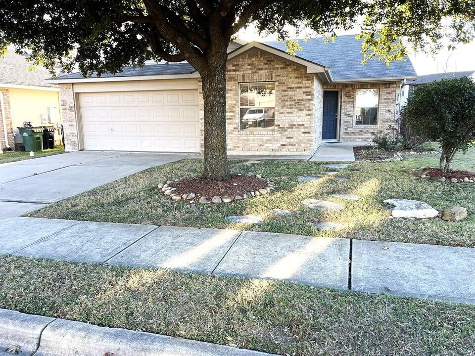 219 Quarry Ln in Liberty Hill, TX - Building Photo