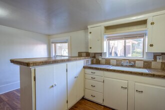 812 W 1st St in Chico, CA - Foto de edificio - Building Photo