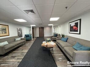 385 Massachusetts Ave in Arlington, MA - Building Photo - Building Photo