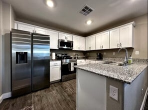 2710 Yellow Blaze Way in Las Vegas, NV - Building Photo - Building Photo