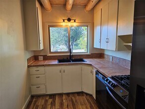 1806 Hopi Rd in Santa Fe, NM - Building Photo - Building Photo