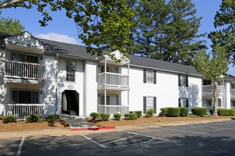 1000 Belmont in Smyrna, GA - Foto de edificio - Building Photo