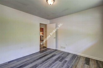 305 Moreland Way in Hapeville, GA - Building Photo - Building Photo